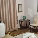 Enza Domus Apartman Bari