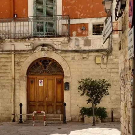 Enza Domus * Bari